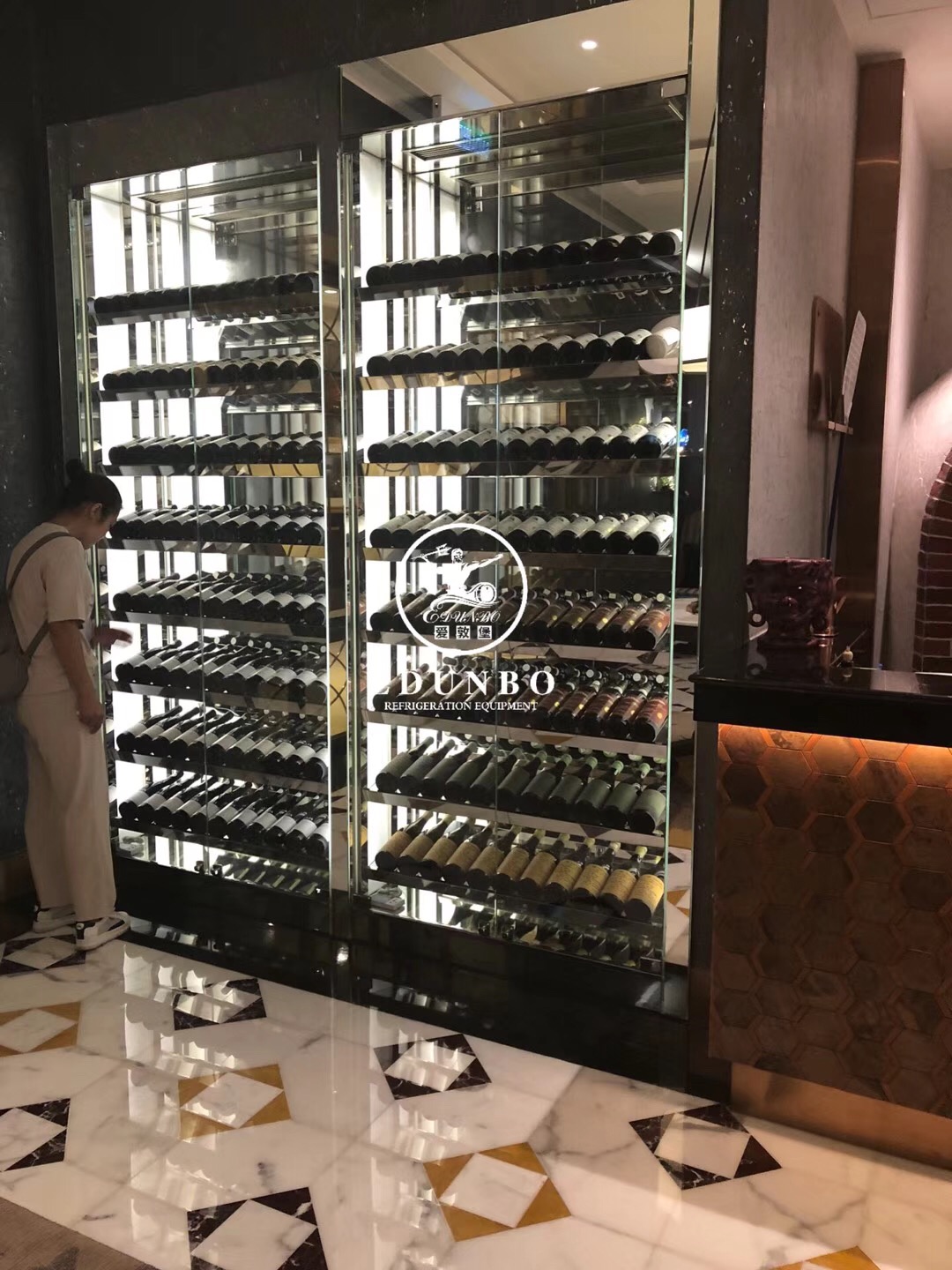 爱敦堡酒柜定制